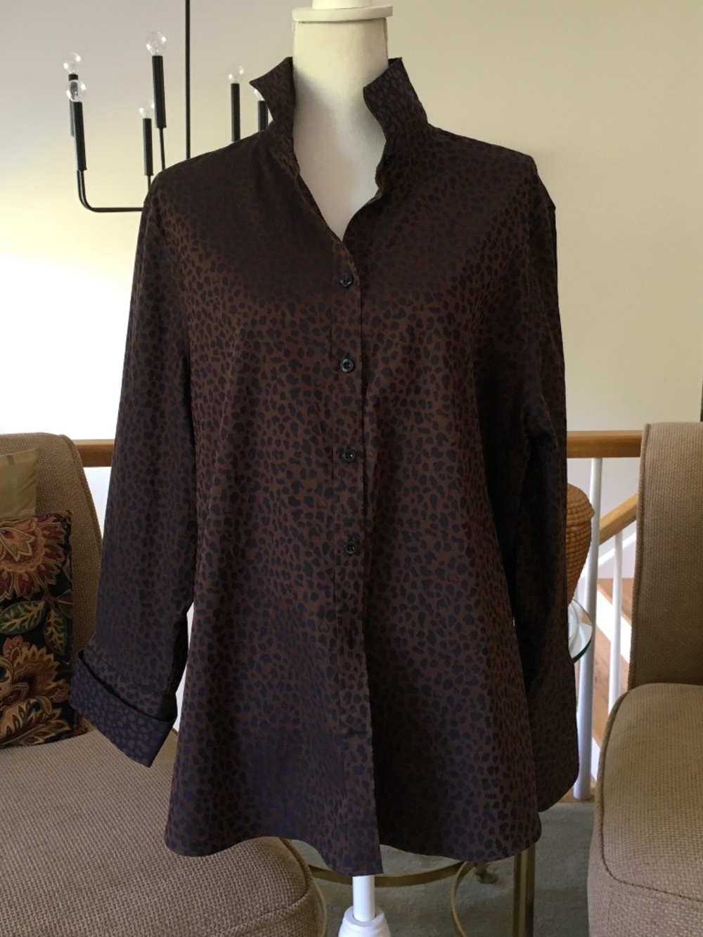Chico’s size 3.5 (XL/18) cotton poly spandex button up blouse